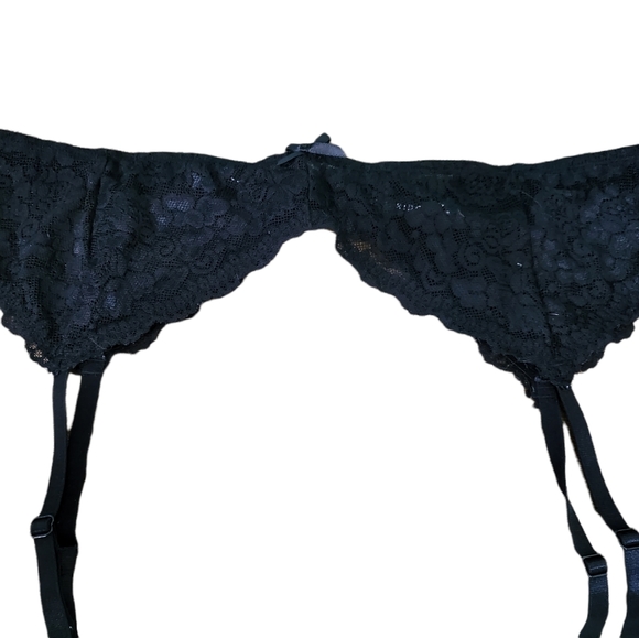 torrid Other - NWOT Torrid Sz 3/4 Black Garter Belt